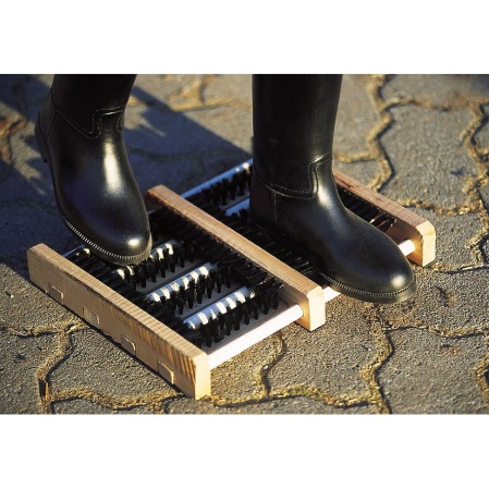 Elemental jardín ganador Alfombra cepillos botas para limpiar las botas de montar.